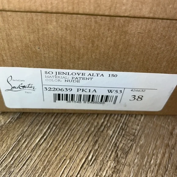 Christian Louboutin Patent Nude 38 worn for 2 hours - Picture 5 of 7